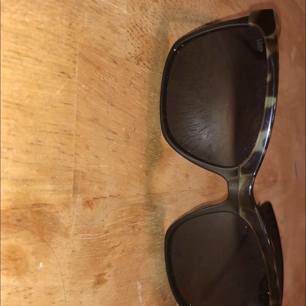 Women’s Anaa costa sunglasses.